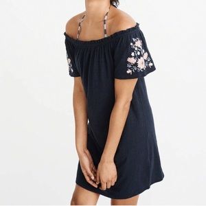 Off the shoulder embroidered floral dress XS